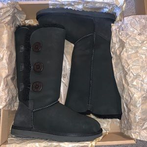Women’s Bailey Button Triplet Black Ugg Boot